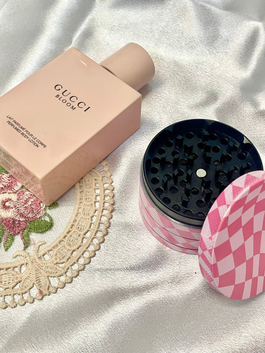 Best Smoking Accessories for Women: Elevate Your Experience